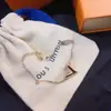Pulsera de Lujo Ligero Marca V de 26 Luces, Artículo Popular de Venta Transfronteriza, Joyería Versátil Elegante de Moda para Mujer con Diseño Único