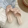 Nuevas Sandalias de Cuña con Lunares Estilo Francés para Mujer Primavera/Verano 2026, Chanclas Versátiles de Verano para Exteriores para Comercio Transfronterizo