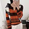 Suéter de punto a rayas de color block moderno para mujer, nuevo suéter fino de estilo coreano de corte holgado 2026, top adelgazante para principios de otoño