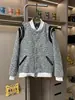 Jaqueta de Baseball Casual Tendência Estilo Francês Casaco de Manga Longa para Homens e Mulheres, Primavera e Outono 2026 Novo Design Retrô
