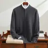 Suéter de cachemira suave y cómodo para hombre, con cuello redondo, diseño básico y adecuado para un estilo business casual.