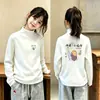 Camiseta básica de manga larga cepillada para niña ropa de otoño 2026 Otoño/Invierno Nuevas llegadas Ropa cálida para niños prenda interior top