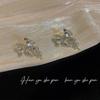 Aretes de Lazo de Diamantes Explosión de Libro de Caperucita Roja Diseño Nicho Moda Elegante Aretes de Celebridad de Internet Aretes de Pin de Plata 925