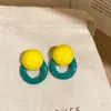 Pendientes Circulares de Abalorios de Colores con Aguja de Plata, Tachuelas Redondas Huecas de Acrílico, Pendientes de Diseño Nicho con un Toque de Lujo Ligero y Gama Alta