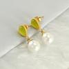 Nuevos pendientes de moda de acero inoxidable con forma de ojo de gato y perla francesa, pendientes de acero de titanio con temperamento que combinan con todo para otoño e invierno, en stock para mujer