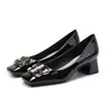 416-3 Zapatos de Mujer Estilo Francés de Charol con Boca Poco Profunda, Tacones Altos de Cuña Gruesa de Punta Cuadrada con Hebilla de Mariposa de Gama Alta, Lujo Ligero