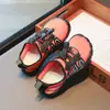Zapatillas de Velcro para Niños Modelo Nuevo Primavera y Otoño 2026 Zapatos Casuales Versátiles Transpirables para Niñas Suela Suave Antideslizantes Zapatillas de Correr
