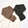 Bufanda Pequeña de Lana Estilo Coreano para Niña de Invierno Caliente Tejida en Cuello y Manga Otoño e Invierno Bufanda Vintage con Letras Protección de Cuello Bufanda Pequeña