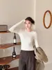 Camiseta gris para mujer, nuevo estilo 2026, adecuada para usar en capas o sola, cuello redondo, corte ajustado, favorecedora, top de manga larga para principios de otoño, camiseta básica de color liso