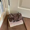 Bolso de Hombro Cruzado con Cadena Acolchado Versátil de Nicho Moda Francesa 2026 Nuevo de Alta Gama Lujo Ligero