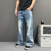 Jeans Ripped com Bigodes de Gato Lavagem Reta High Street Vibe para Homens e Mulheres American Clean Fit Calça com Leve Flare