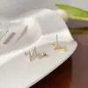 Pendientes de moda elegantes 2024 nueva moda pequeños exquisitos pendientes diseño de nicho pendientes de chica linda mujeres