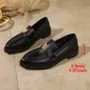 Novos Mocassins Slip-on Europeus e Americanos 2026, sapatos slip-on de um passo, estilo europeu e americano, atacado em tamanhos grandes