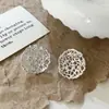 Pendientes de Botón Elegantes de Lujo Ligero Estilo Francés con Circonita Hueca Pendientes de Diseño Versátil de Moda para el Día a Día