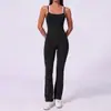 Mono deportivo de fitness con almohadilla de pecho desmontable estilo europeo y americano, tirantes dobles, pantalones de yoga acampanados de cintura alta, que realzan los glúteos, corte ajustado