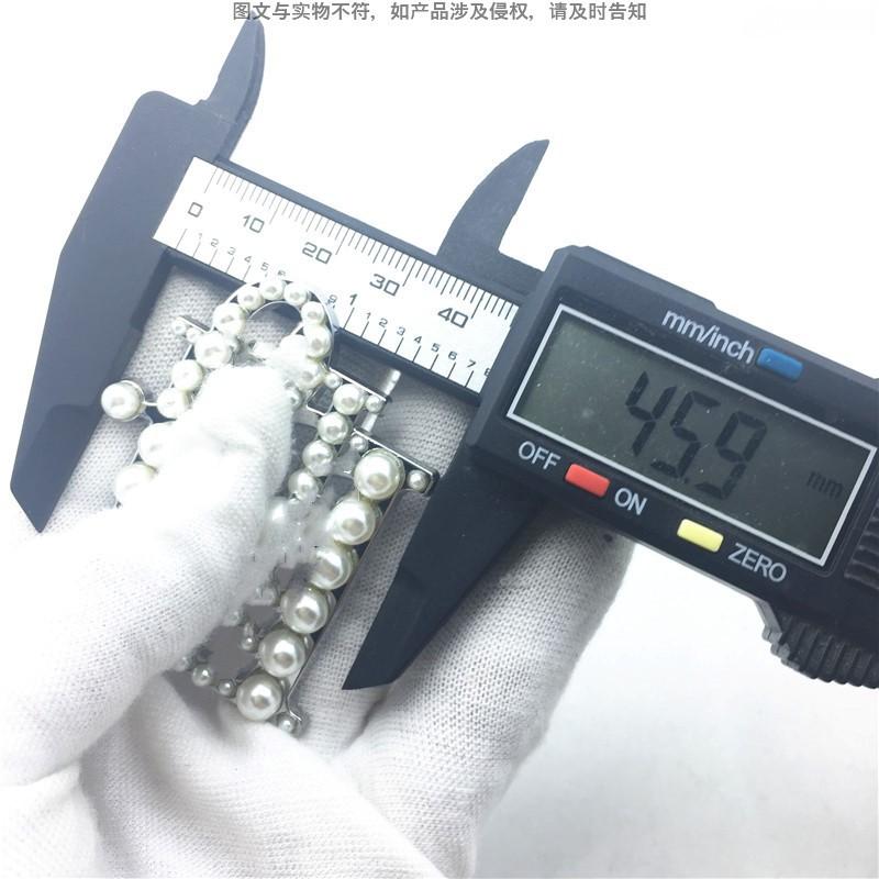 大衣胸饰品工厂 时尚冬款胸针 研发新款珍珠胸花法式西服配饰别