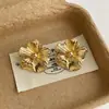 Pendientes Retro Franceses Simples para Mujer, Sentido de Alta Gama, Metal, Pendientes de Flor Tridimensional, Lujo Ligero, Sentido de Diseño de Nicho, Joyería para Orejas