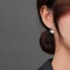 Aretes de Tuerca Exquisitos de Nicho de Flores Geométricas de Lujo Ligero Super de Cuento de Hadas Estilo Coreano y Japonés para Niñas, Aretes de Estudiante Dulces y Elegantes