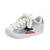 Zapatos Infantiles Puntera de Concha Zapatos de Tabla 2026 Otoño Nuevo Superficie de Cuero Zapatos de Entrenamiento Alemanes para Niños Zapatos Deportivos de Moda para Niñas