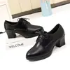 Zapatos de corte bajo para mujer para madres, nueva moda otoño 2026 versátiles de tacón alto de bloque punta fina tacón medio zapatos profesionales de piel