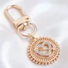Lujo Ligero Chapado en Oro Full Diamante Charm Hebilla en Forma de D Colgante Hueco en Forma de Corazón Accesorios para Bolsos Llaves Fábrica Stock Mayorista