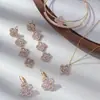 Pulsera Abierta de Flor de Zirconia de Doble Capa con Forma de Diamante, Pendientes de Diseño de Nicho de Moda y Exquisitos, Joyería de Lujo Ligero y Acabado de Alta Gama para Mujer
