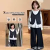 Conjunto de tres piezas de chaleco de punto a rayas estilo coreano para niñas, nueva colección de otoño 2026, moderno y elegante para niñas mayores, estilo preppy