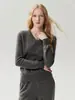 Elegante e minimalista suéter de cashmere com decote em V para mulheres, feito de 100% cashmere puro, de manga longa, estilo pullover, com um visual sofisticado, perfeito como peça base para o outono