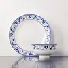 Conjunto de Louça de Cerâmica de Alta Temperatura com Cores Sob Esmalte de Jingdezhen para Uso Doméstico, Incluindo Tigelas de Arroz, Pratos de Jantar, Tigelas de Macarrão, Tigelas de Sopa e Tigelas de Cerâmica com Padrão de Faca