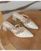 Sapatos de Verão para Uso Externo, Slip-On de Metal com Rebites e Bico Fino de Salto Bloco, Mules Sexys de Salto Alto da Moda Europeia e Americana