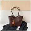 Bolso tote grande casual simple de comercio exterior para mujer, nuevo bolso tote de moda moderno para ir al trabajo, bolso de hombro de gran capacidad