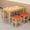 Conjunto Original de Mesa de Jantar e Cadeiras de Madeira Maciça para Uso Doméstico, Adequado para Apartamentos Pequenos, Mesas de Jantar, Cantinas, Restaurantes e Restaurantes de Fast Food, Conjunto de Bancos Quadrados de Madeira Maciça