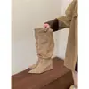 Botas europeias e americanas plissadas e empilhadas para mulheres, botas slim de inverno, bico fino, salto plataforma alto, botas longas de moda que afinam