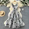 Vestido Francês Elegante e Sofisticado para Mulheres 2025 Outono Alças Finas Cintura Marcada Visual Emagrecedor Decote V Elegante Jacquard Saia Longa
