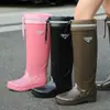 Botas de Chuva para Mulheres, Botas de Chuva da Moda, Novos Sapatos Aquáticos Tendência, Forradas com Lã de Inverno, Sola Grossa, Antiderrapantes, Impermeáveis, Botas de Borracha de Cano Longo com Solas Macias