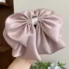 Clip de Flor con Lazo de Satén Francés para Cola de Caballo Esponjosa de Mujer, Clip de Pelo de Alta Gama y Elegante