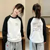 Camiseta base de forro polar para niña con cuello redondo, ropa interior de otoño e invierno, camiseta de manga larga con bloques de color, ropa informal para niños de otoño e invierno