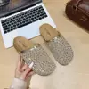 Nuevas Sandalias y Pantuflas 2025 para Mujer Verano Malla Diamante Diseño de Pedal Conveniente y Fácil Frescas Zuecos Medios