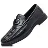 Novos Tods masculinos de couro macio com sola macia, sapatos casuais de couro para negócios, calçados masculinos de couro bovino com camada superior sem cadarço