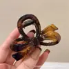Novo Modelo 2025 Presilha de Cabelo de Tamanho Médio com Laço nas Cores Marrom Chocolate, Cinza e Preto, Estilo Coreano, Simples, Versátil, Moda Presilha de Tubarão