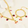 Estilo Pastoral Série de Frutas Conjunto de Pulseiras de Cereja Acessórios de Morango Colar Presente de Aniversário Joias de Aço Inoxidável que Preservam a Cor