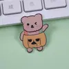 Broche de Urso de Desenho Animado Fofo em Acrílico Acessórios para Mochila de Estudante Patch de Presente Emblema Moderno