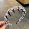 Bufanda Sencilla a Cuadros con Diadema Ondulada Dentada para Mujer, Diadema Versátil para Salir, Accesorio para el Cabello de Celebridad de Internet