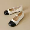 Sapatilhas prateadas de tira única estilo francês, sapatos Mary Jane femininos de bico raso, sapatos pequenos de couro, sapatos femininos plus size, coleção primavera/outono 2026