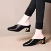 Novedad Primavera y Verano 2026 Zapatillas Versátiles de Cuero Suave con Punta Cerrada para Mujer, Sandalias Retro Transpirables Caladas de Tacón Alto Grueso