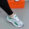 Tênis da Moda Novos, Estilo Coreano Tendência Casual Estudante Respirável para Uso Externo com Malha, Leve e Versátil para Esportes