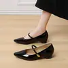 2026 Verano Nuevos Zapatos de Salón Bajos Retro Franceses de Punta Gruesa con Correa Única Zapatos de Charol para Mujer Zapatos Mary Jane