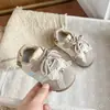 Zapatos Deportivos para Niños 2026 Otoño/Invierno Nuevos Zapatos de Entrenamiento Alemanes Lazo Suela Suave Versátiles Zapatos para Correr Transpirables Zapatos Casuales