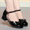 Sandálias Fechadas para Mulheres 2025 Novo Estilo Sapatos Femininos Fechados Atrás Confortáveis de Tira Única para Uso Externo de Verão Sandálias Romanas Fechadas