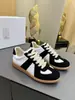 Nuevas zapatillas de entrenamiento alemanas 2026, zapatillas de caña baja con bloques de color de cuero genuino para hombre, zapatillas casual retro versátiles, disponibles en rojo chino, negro y otros colores de moda